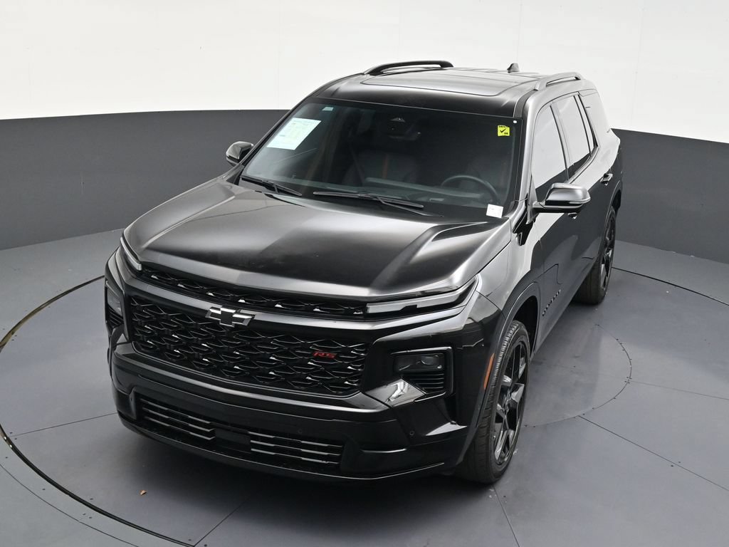 Used 2024 Chevrolet Traverse RS FWD image 16