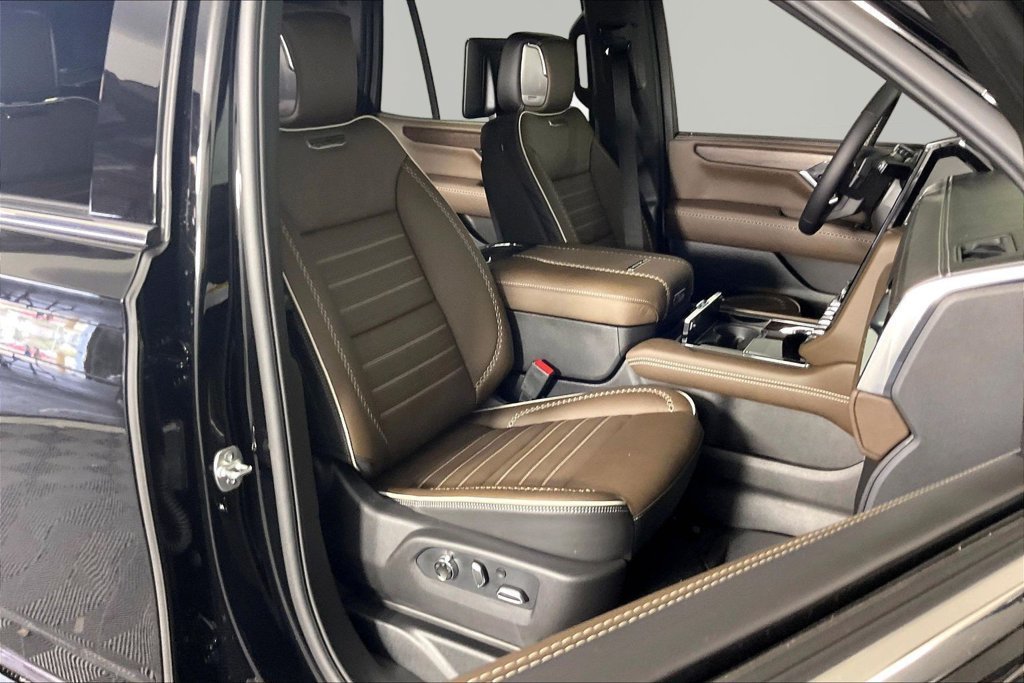 New 2027 GMC Yukon Denali Ultimate AWD/4WD image 12