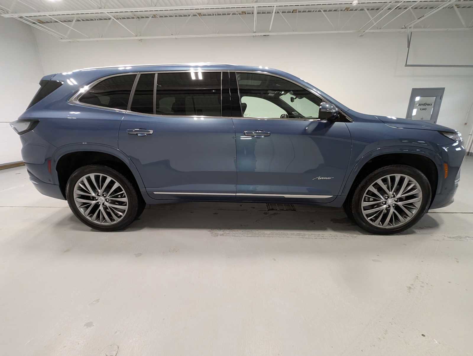 Certified 2025 Buick Enclave Avenir w/ Super Cruise Package image 7
