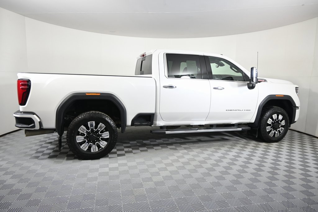 Used 2025 GMC Sierra 3500 Denali w/ Denali Reserve Package image 8