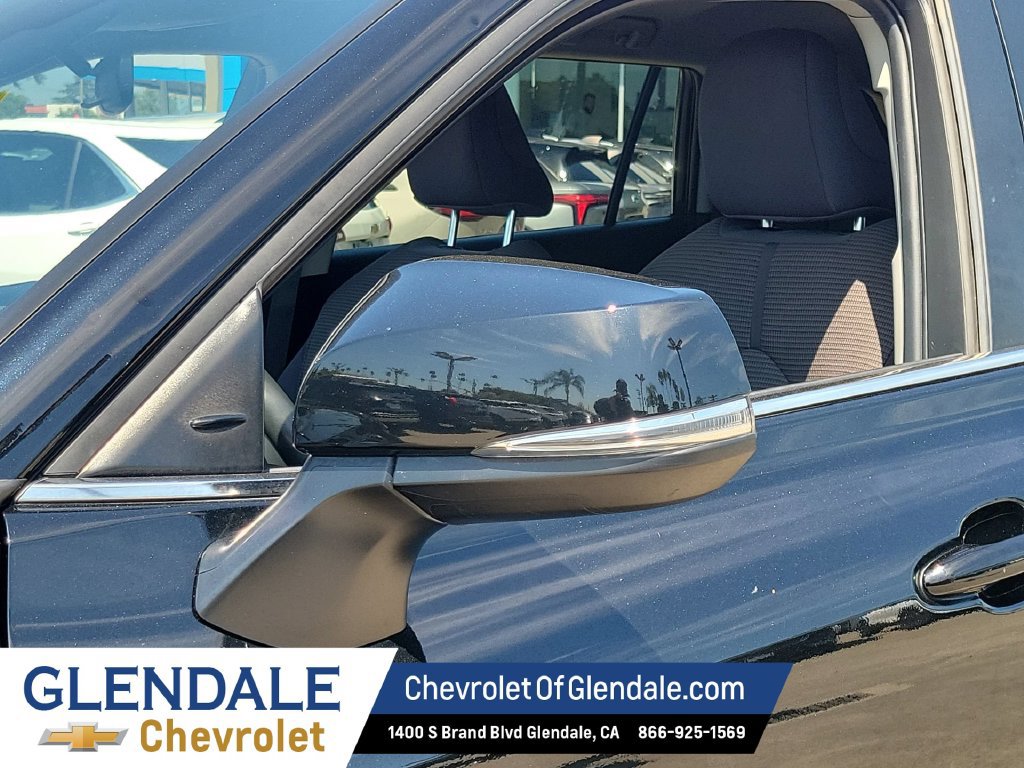 Used 2024 Toyota Highlander LE AWD/4WD image 19