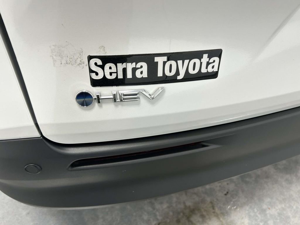 Used 2026 Toyota Sienna XLE FWD image 10