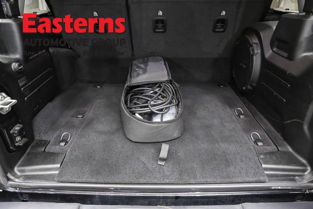 Used 2023 Jeep Wrangler Unlimited w/ Dual Top Group image 9