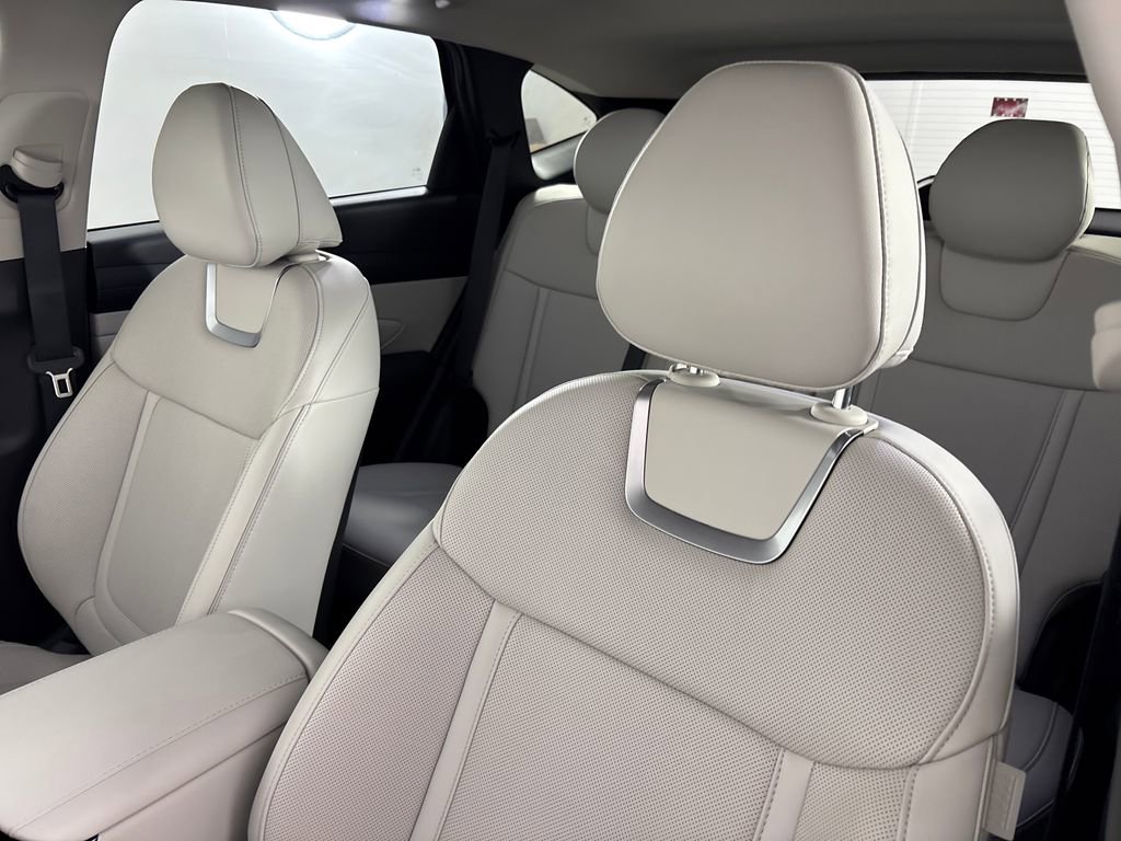 Used 2025 Hyundai Tucson Limited image 10