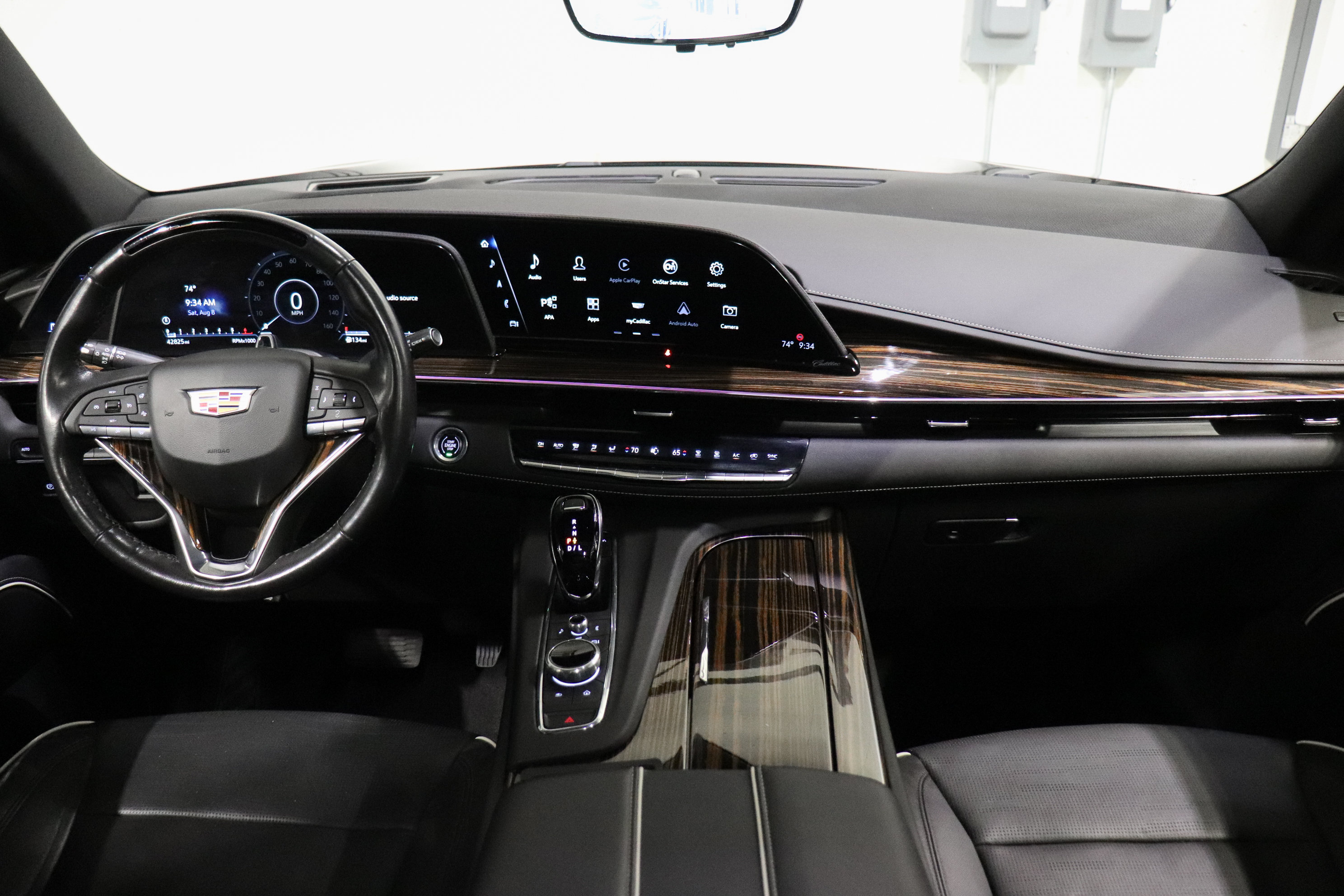 Used 2023 Cadillac Escalade Premium Luxury AWD/4WD image 28