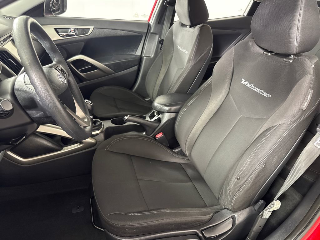 Used 2013 Hyundai Veloster FWD image 11