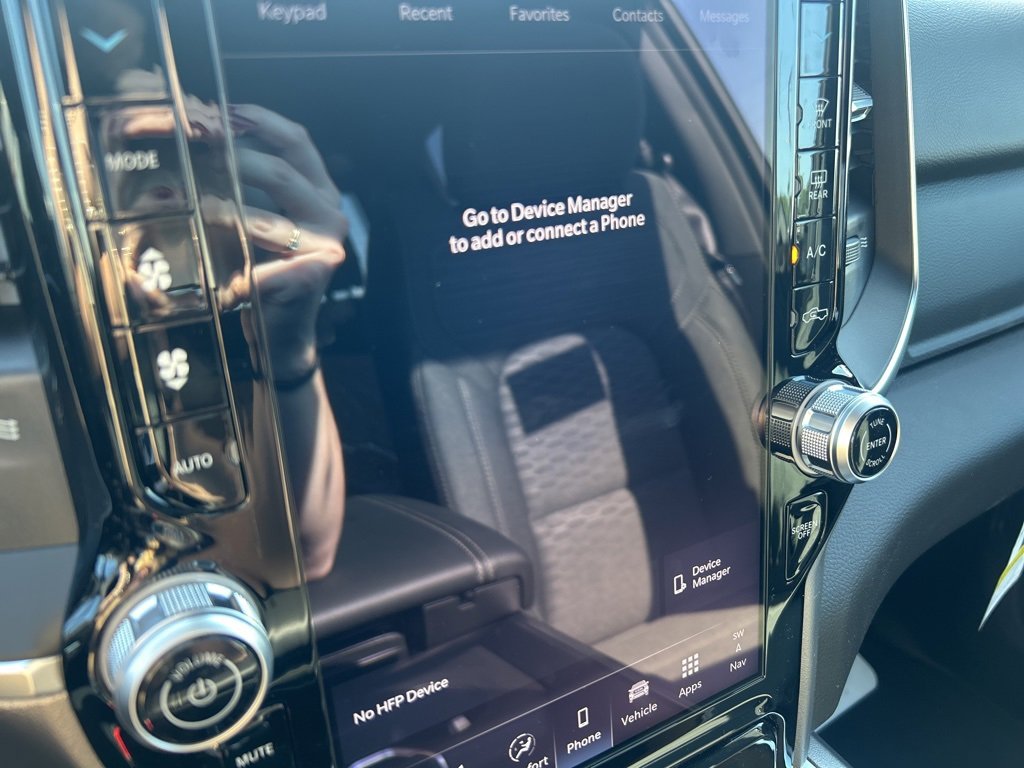 New 2026 RAM 1500 4x4 Crew Cab image 37