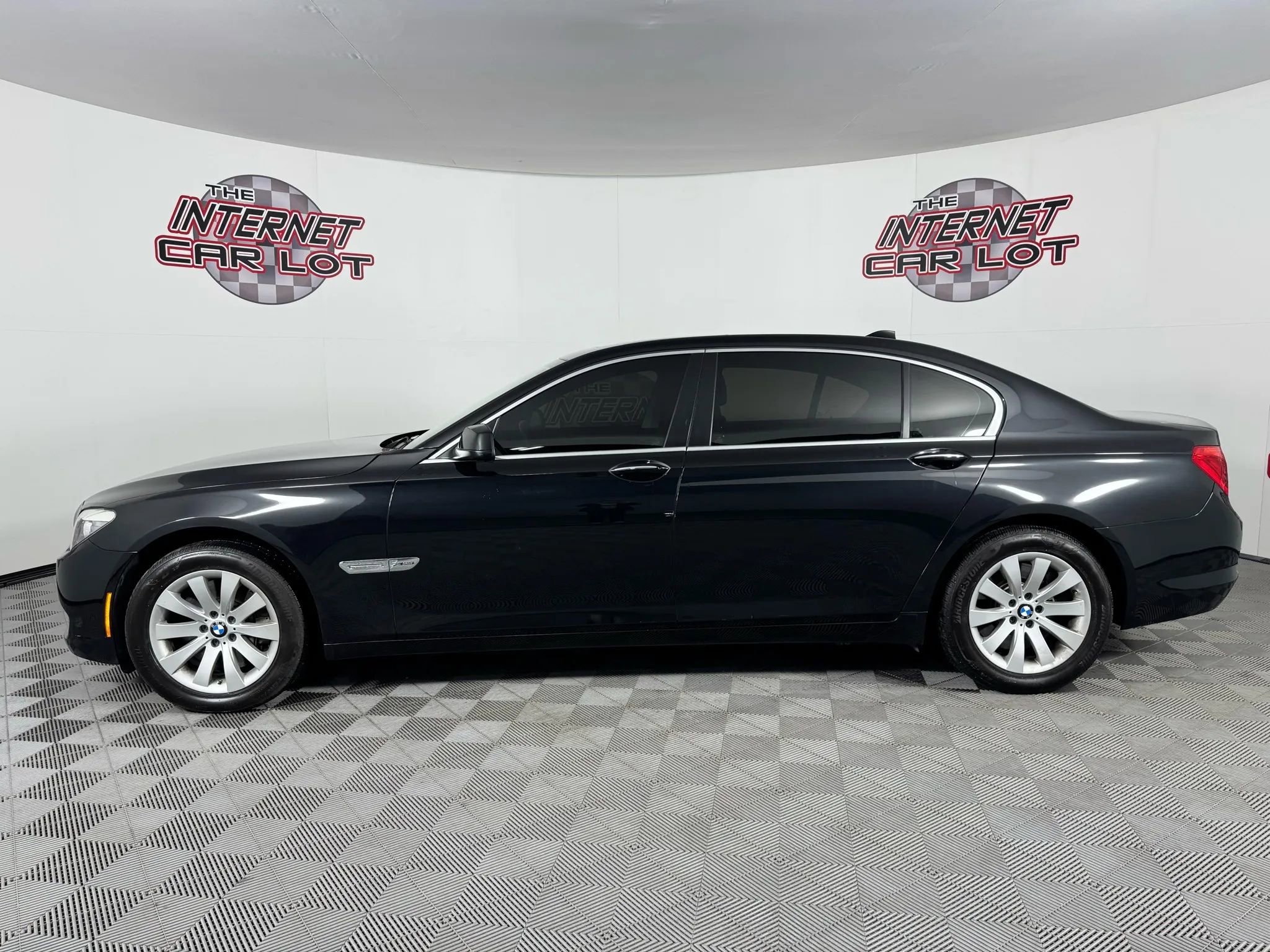 Used 2011 BMW 750Li xDrive image 4