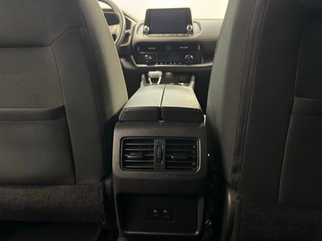 Used 2022 Nissan Rogue SV image 30