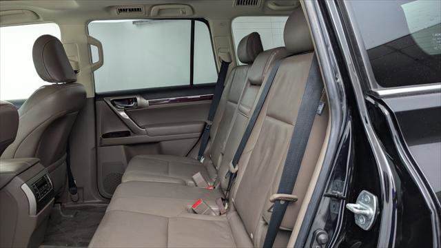 Used 2016 Lexus GX 460 w/ Premium Package image 16