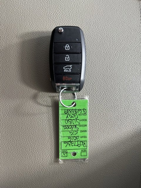 Used 2016 Kia Sedona LX image 31