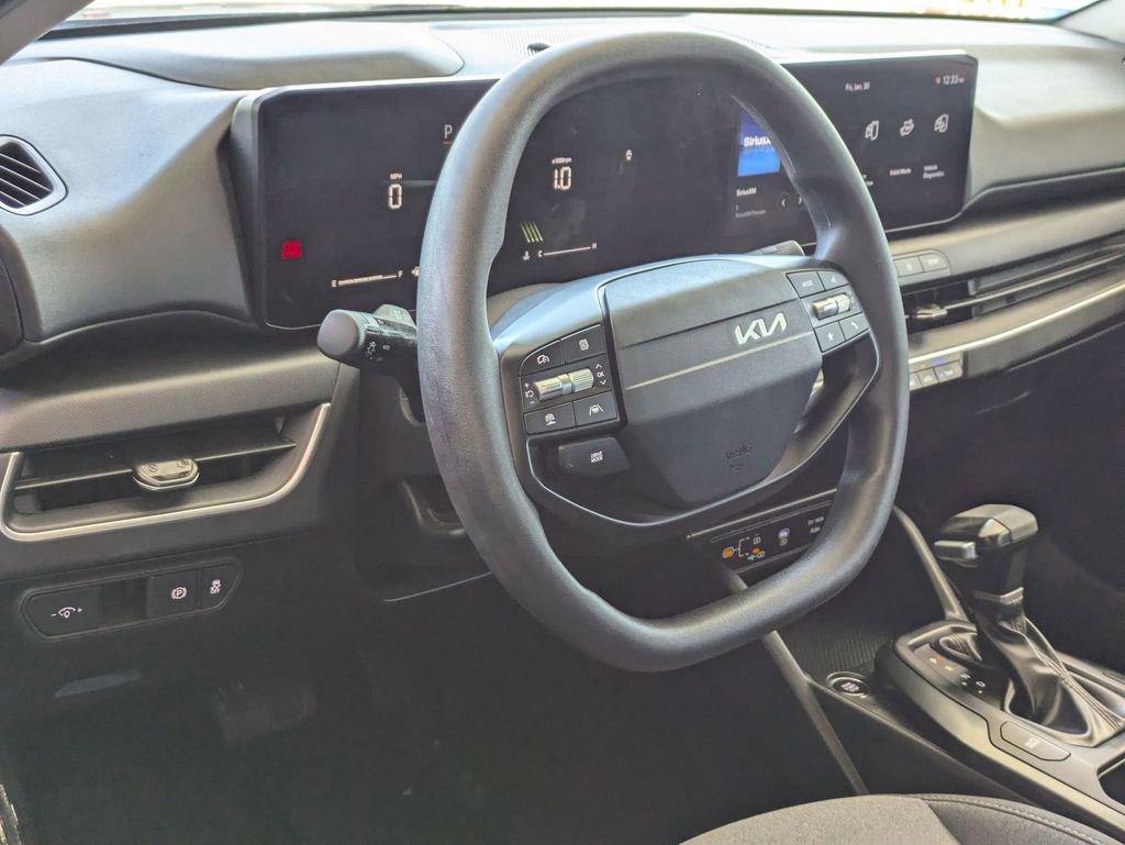 Used 2025 Kia K4 LXS image 14