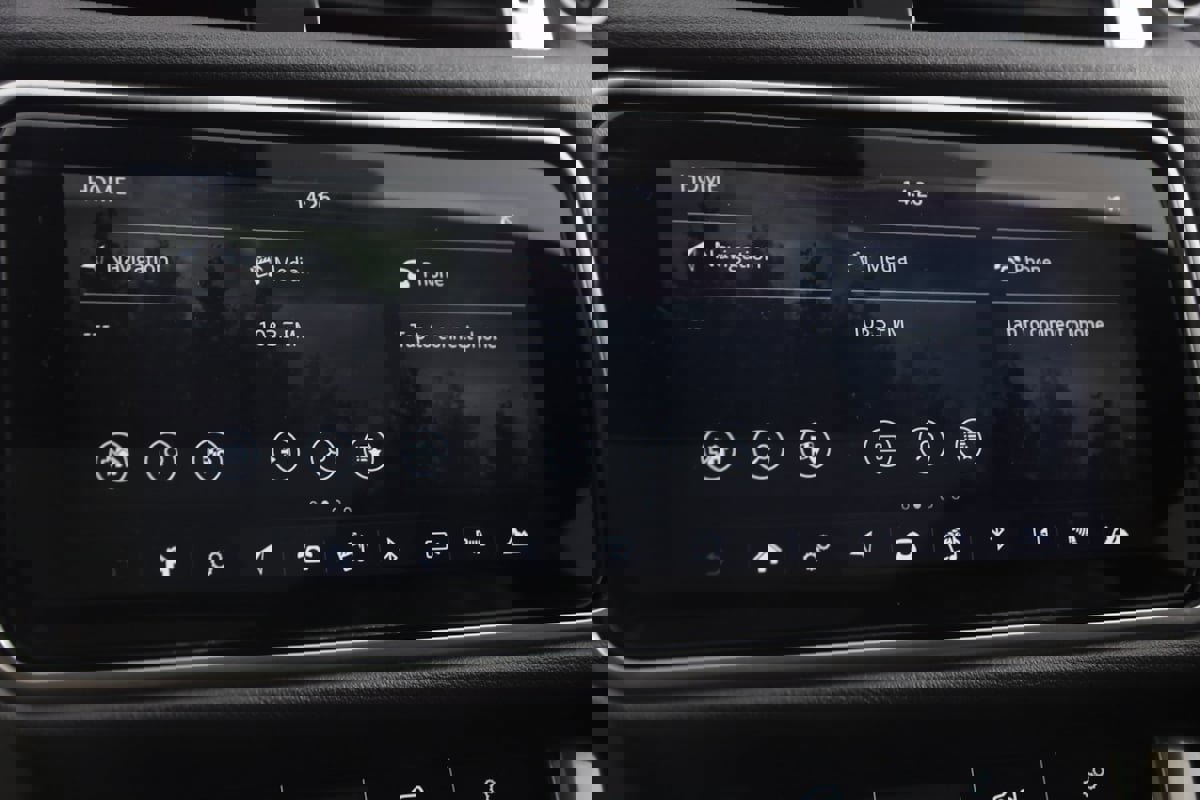 Used 2018 Land Rover Range Rover Sport HSE image 31