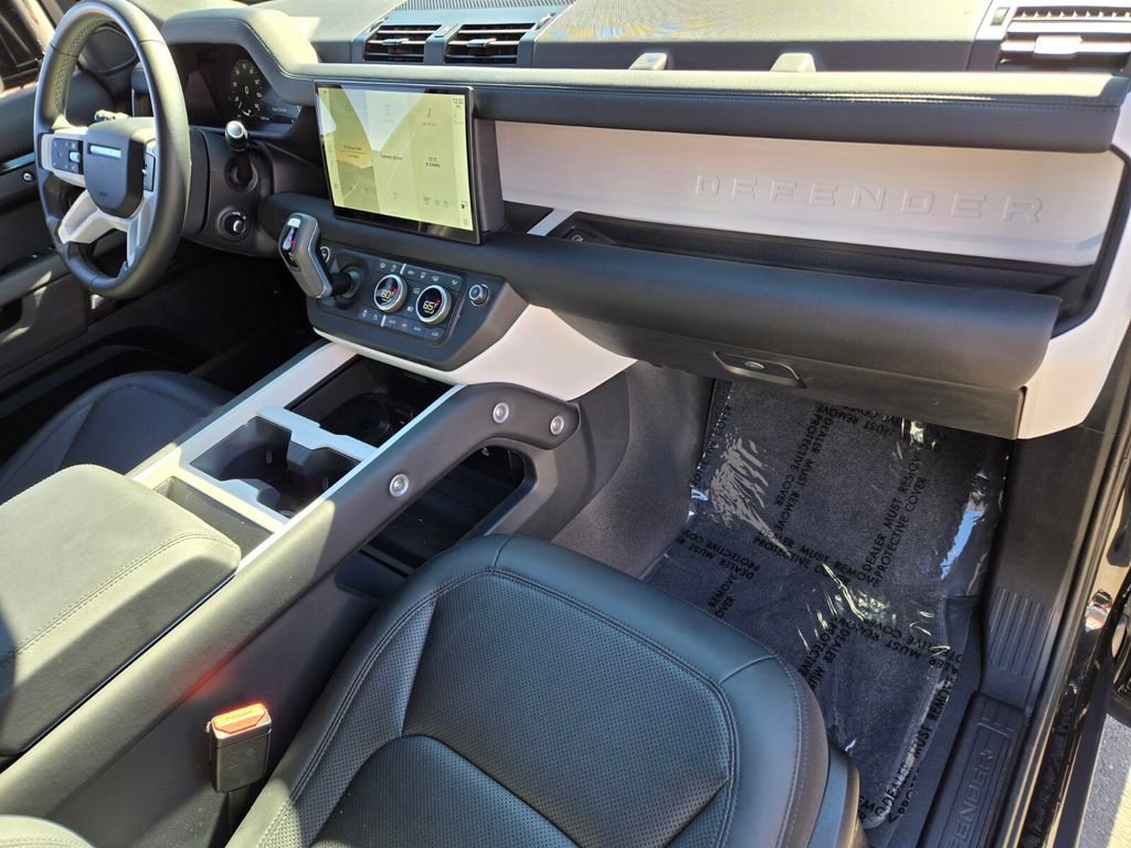 Used 2025 Land Rover Defender 110 S image 21