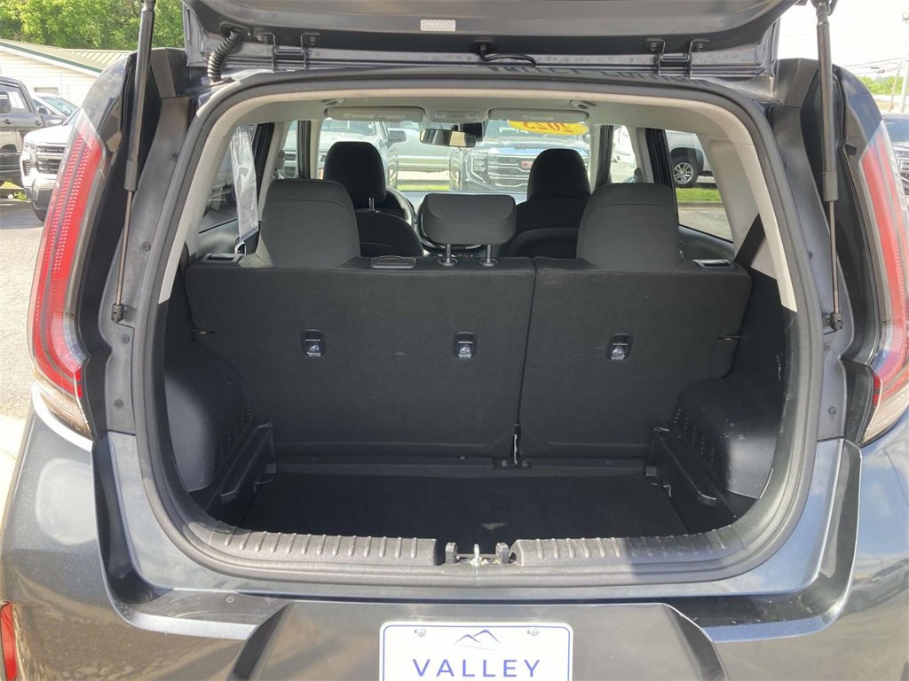 Used 2023 Kia Soul LX image 11