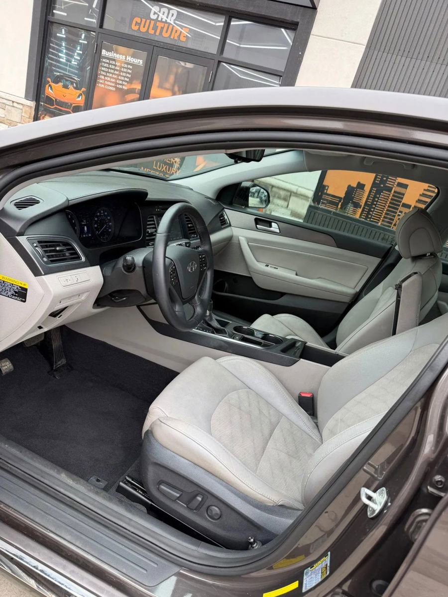Used 2016 Hyundai Sonata Sport w/ Option Group 02 image 15