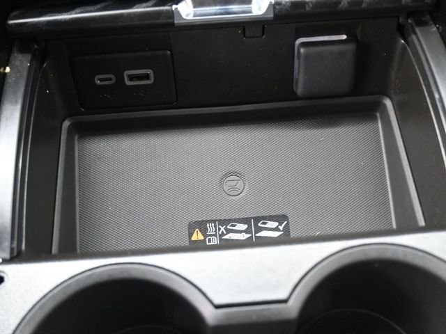 Used 2024 GMC Yukon XL Denali image 9