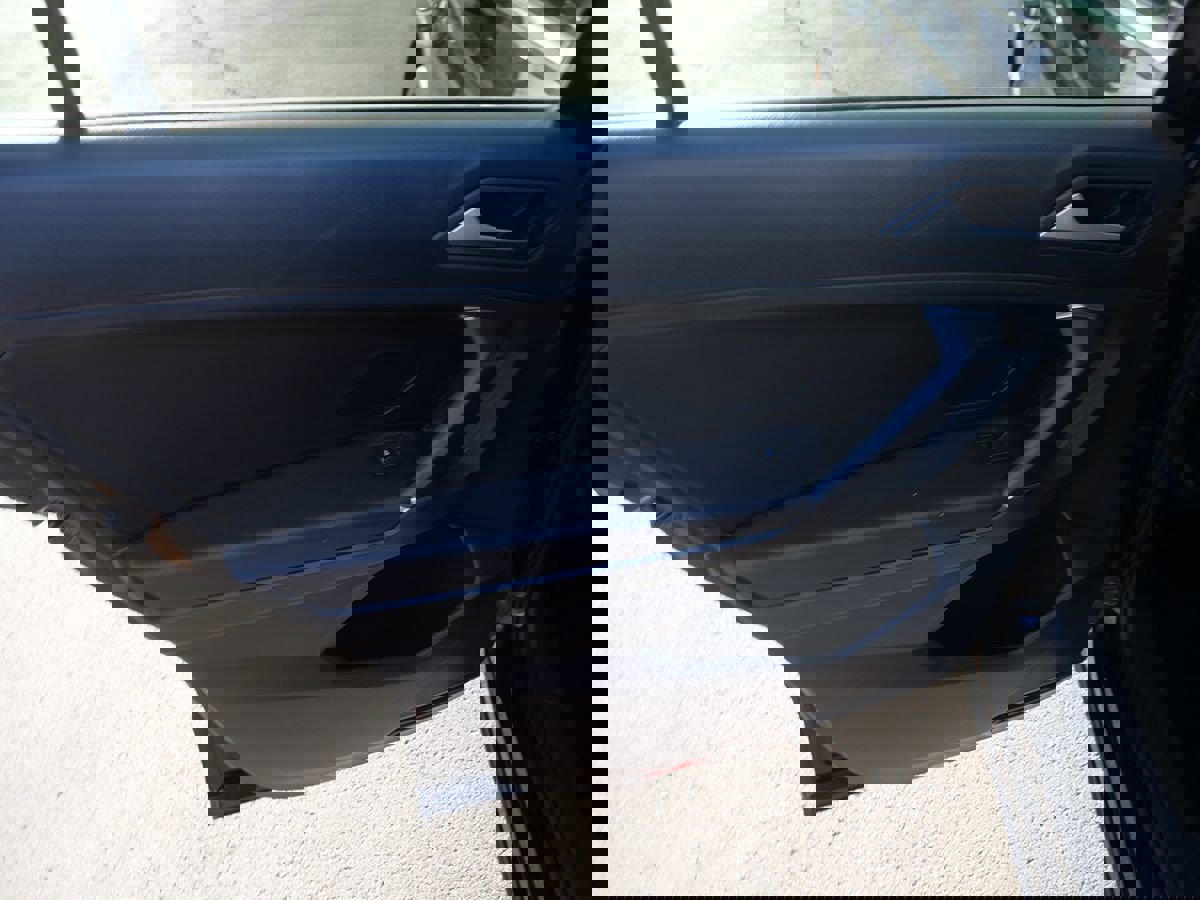 Used 2020 Volkswagen Tiguan SEL image 19