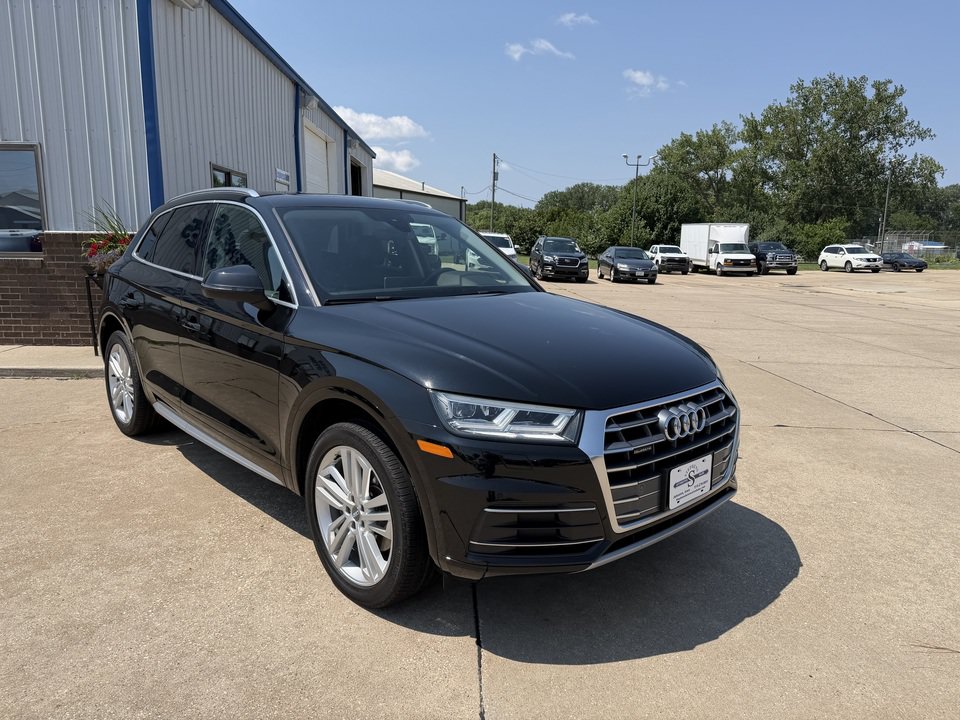 Used 2019 Audi Q5 2.0T Premium Plus w/ Premium Plus Package AWD/4WD image 3