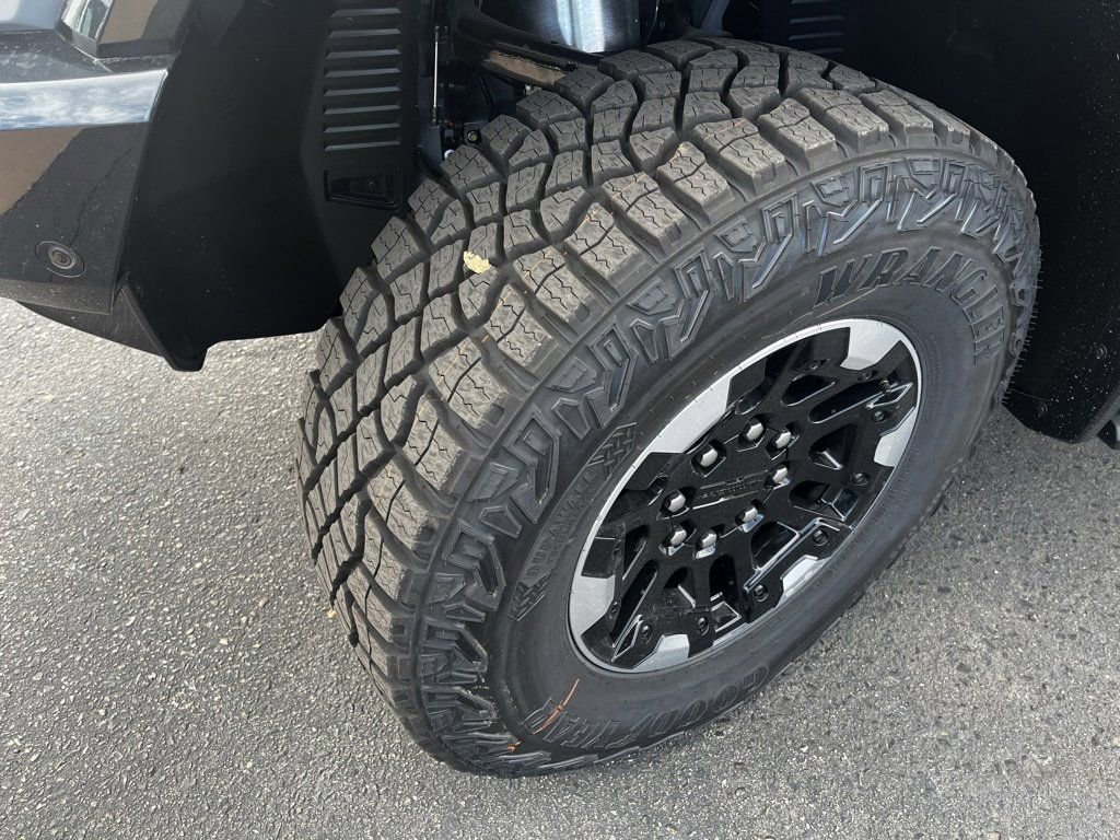 New 2025 GMC Hummer EV 3X w/ Extreme Off-Road Package image 9