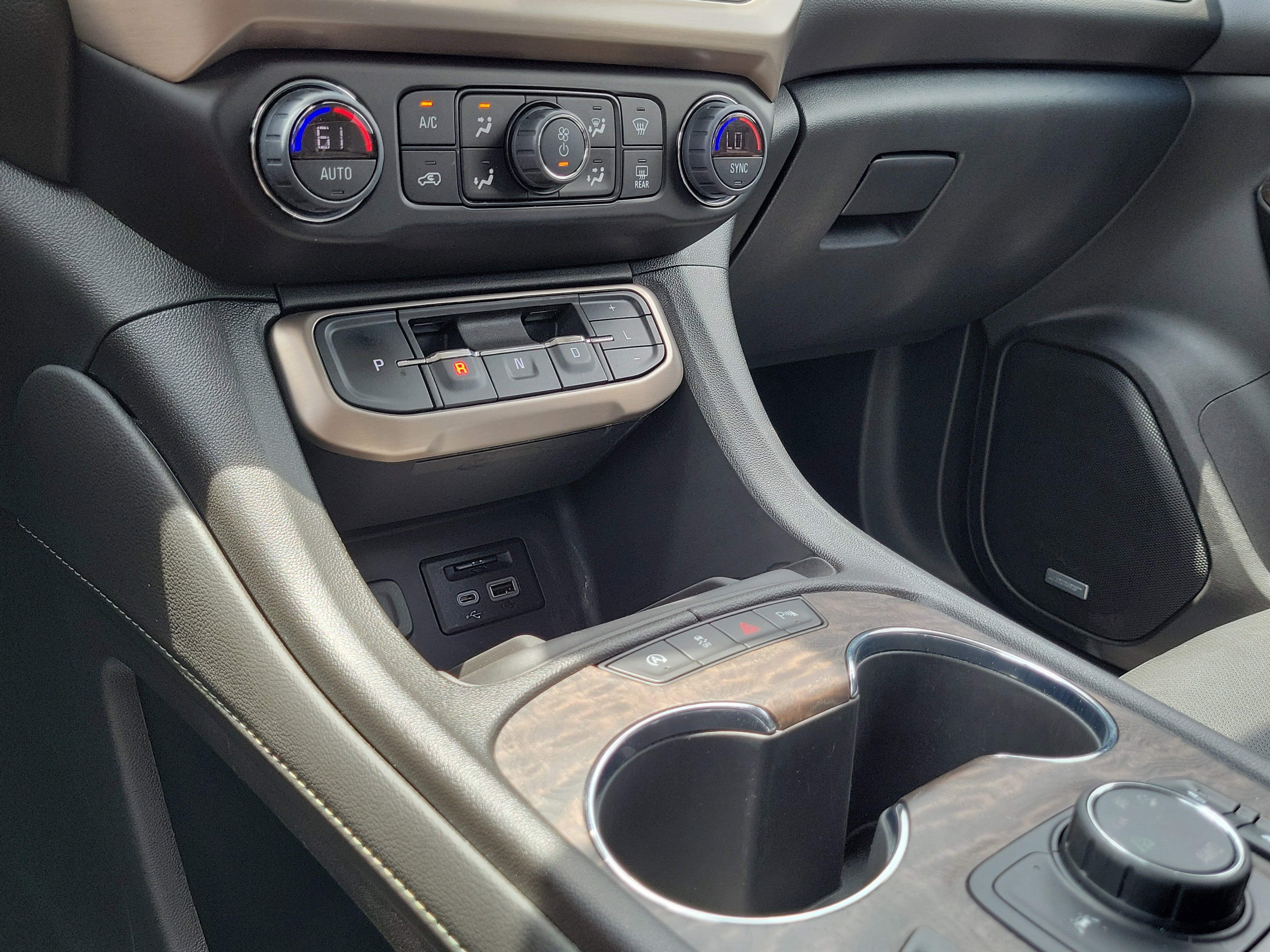 Used 2023 GMC Acadia Denali AWD/4WD image 28