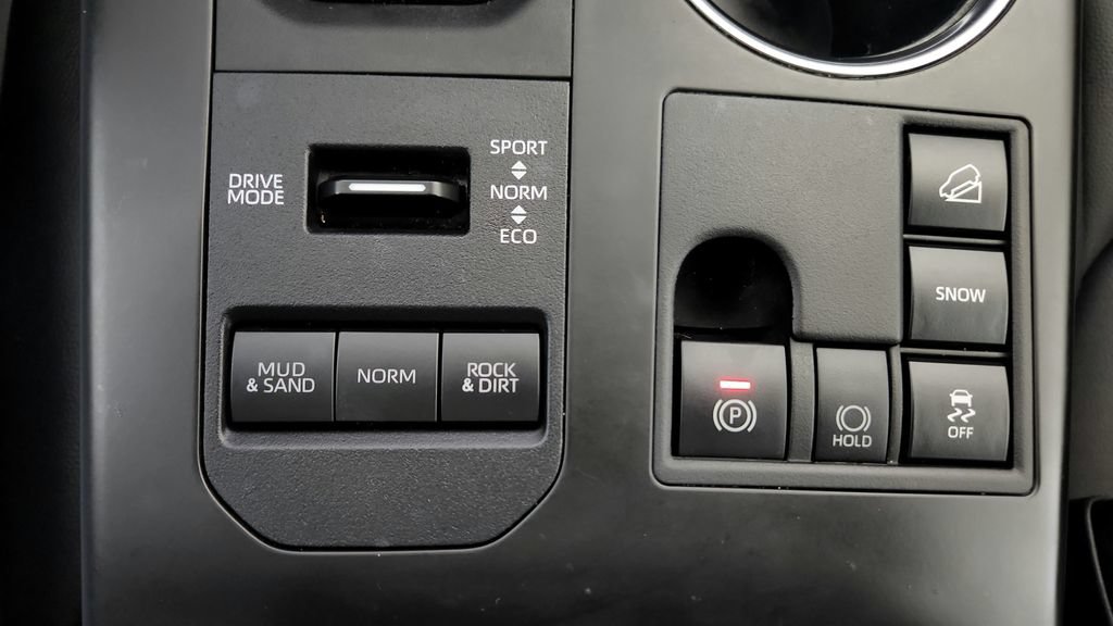 Certified 2024 Toyota Highlander XLE AWD/4WD image 36