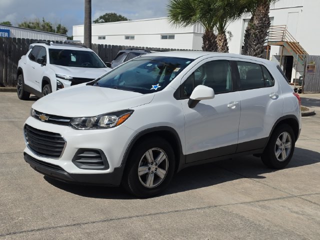 Used 2020 Chevrolet Trax LS FWD image 2