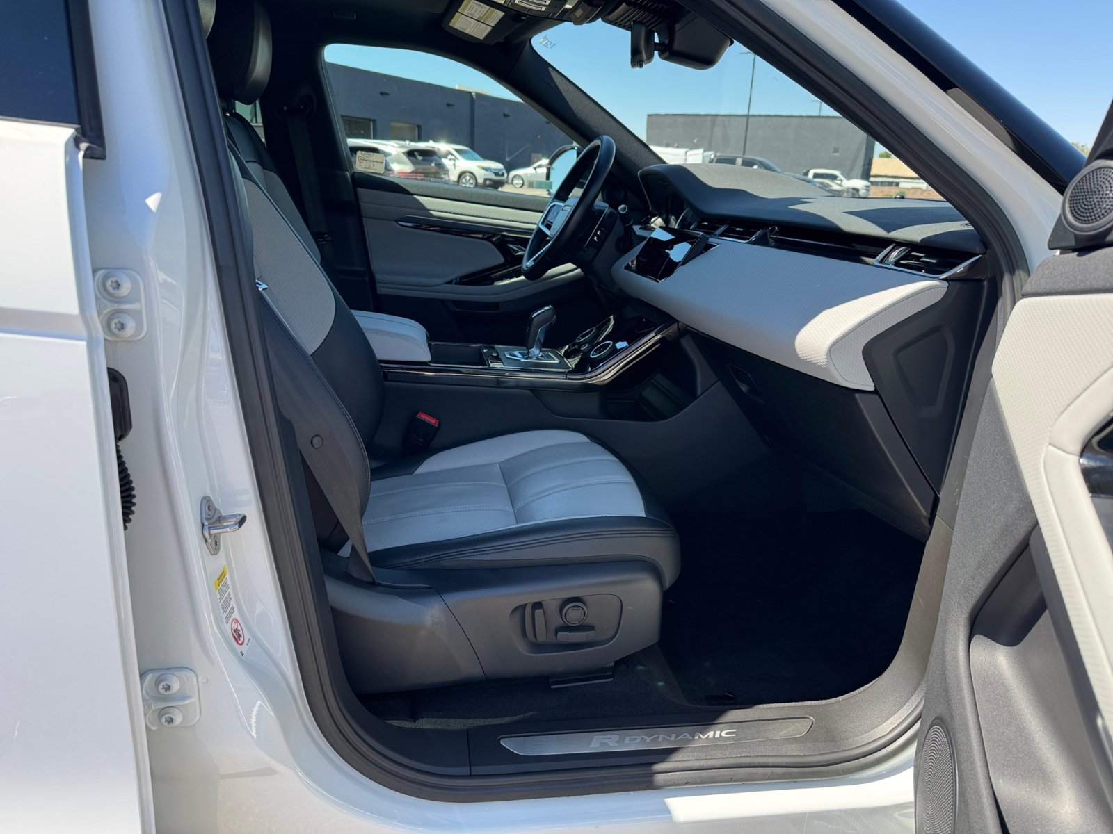 Used 2023 Land Rover Range Rover Evoque R-Dynamic S image 19