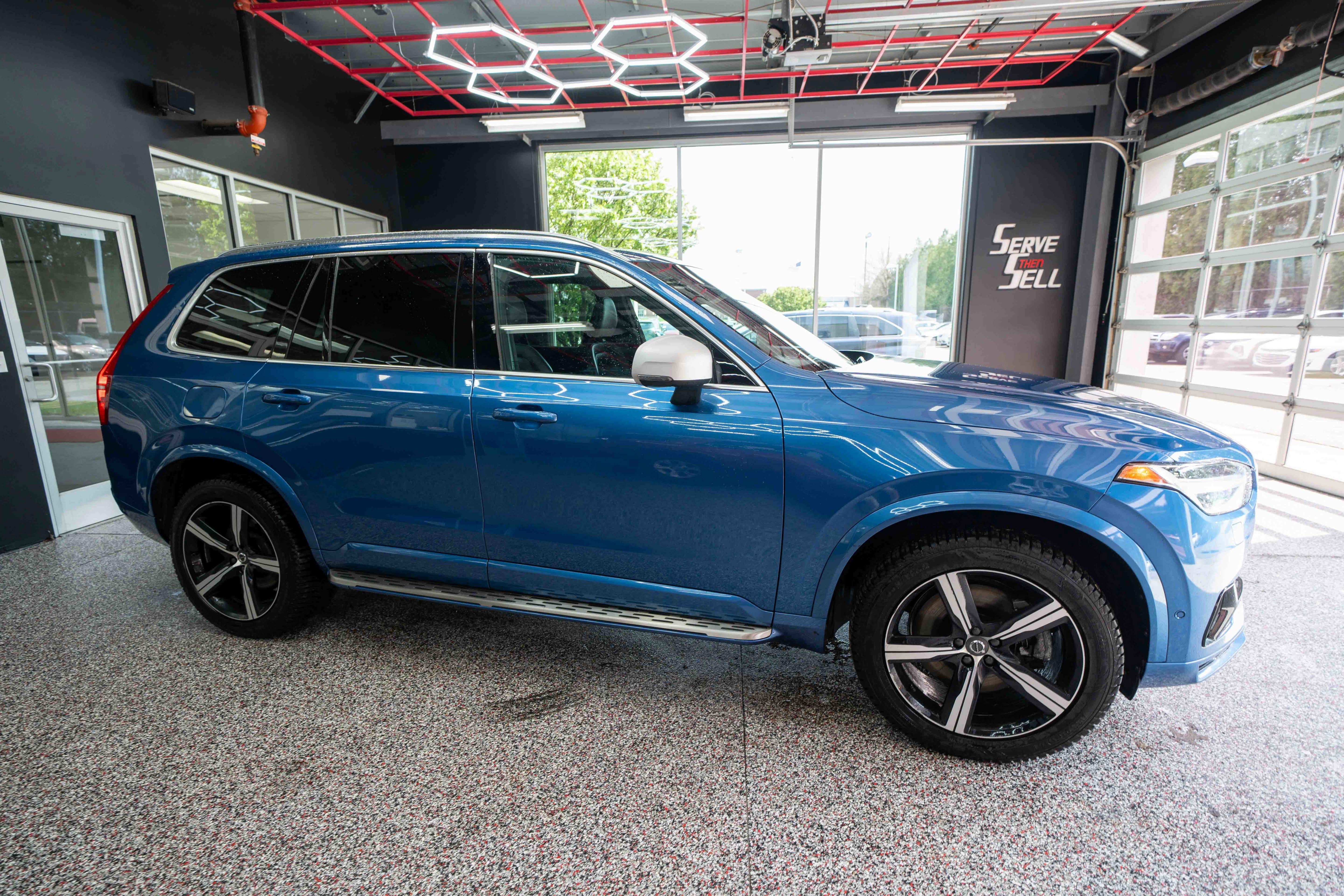 Used 2018 Volvo XC90 T8 R-Design w/ Convenience Package AWD/4WD image 5