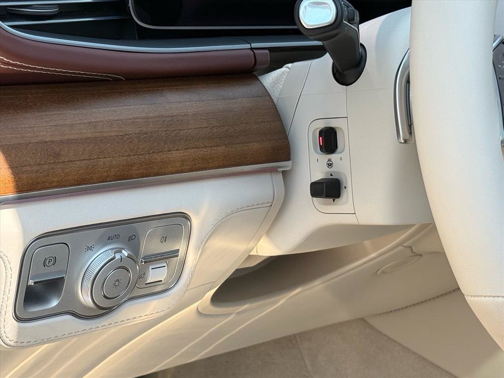 Certified 2024 Mercedes-Benz Maybach GLS 600 4MATIC image 23