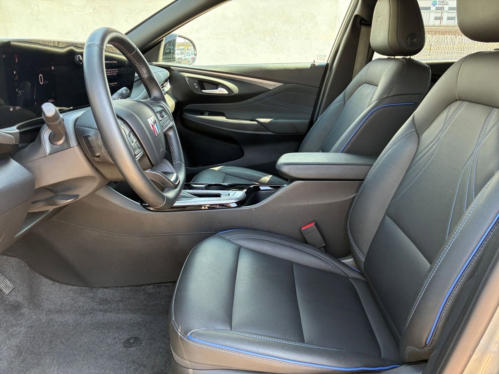 Used 2025 Buick Envista Sport Touring image 25