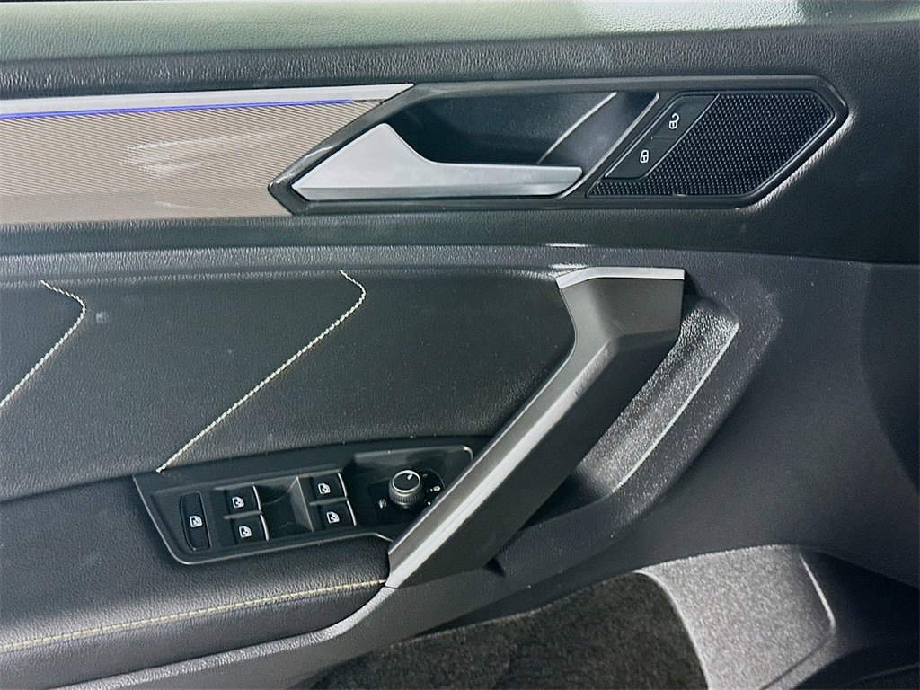 Used 2023 Volkswagen Tiguan SE R-Line image 24