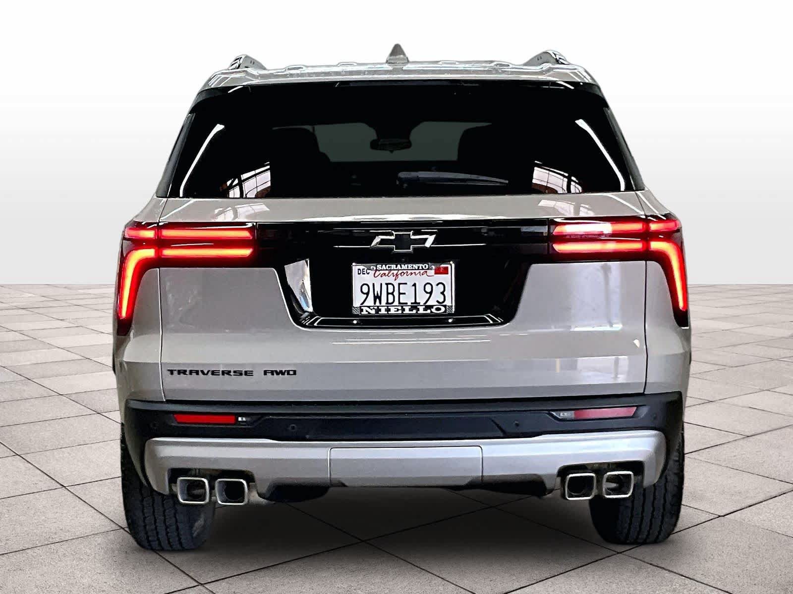 Used 2026 Chevrolet Traverse Z71 w/ LPO, Floor Liner Package AWD/4WD image 7