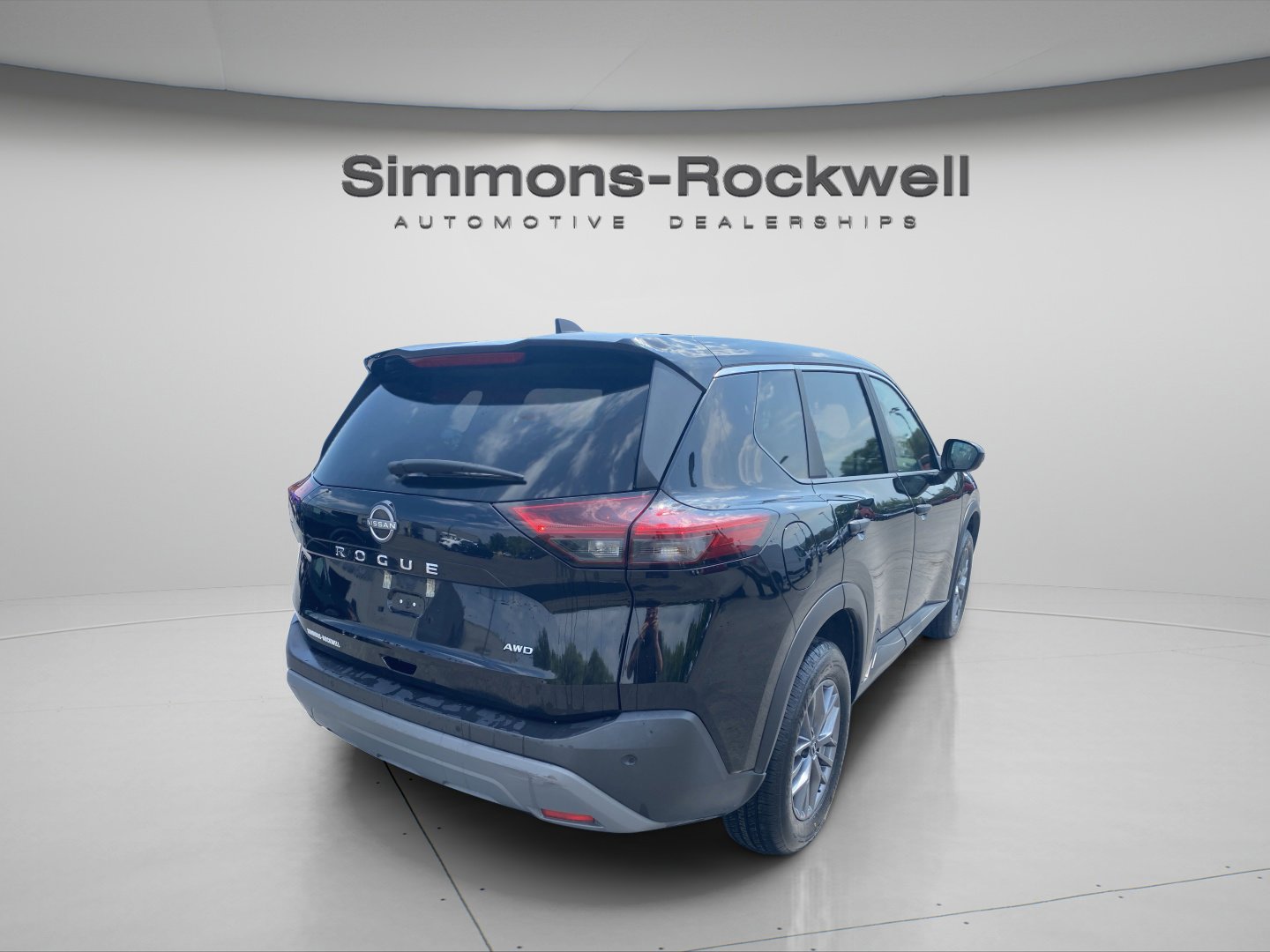 Used 2023 Nissan Rogue S image 5
