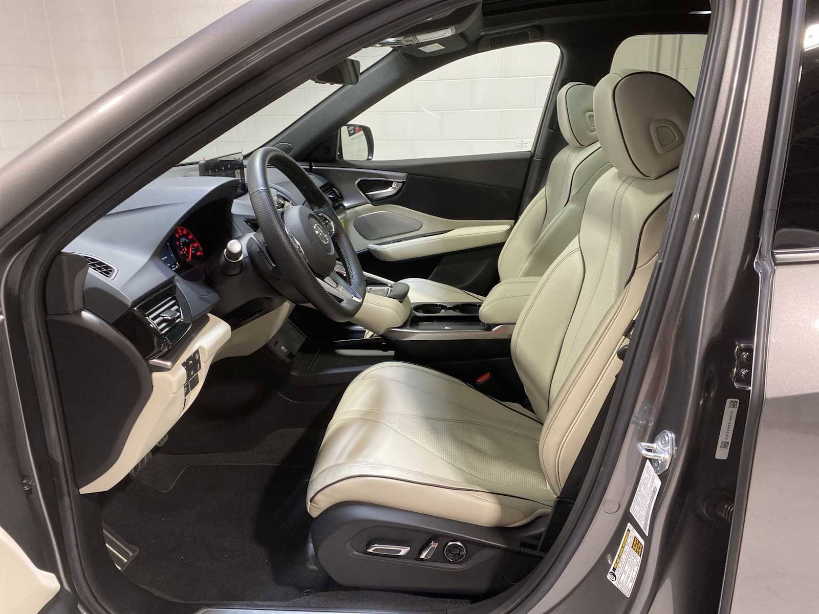 Used 2025 Acura RDX A-Spec image 2