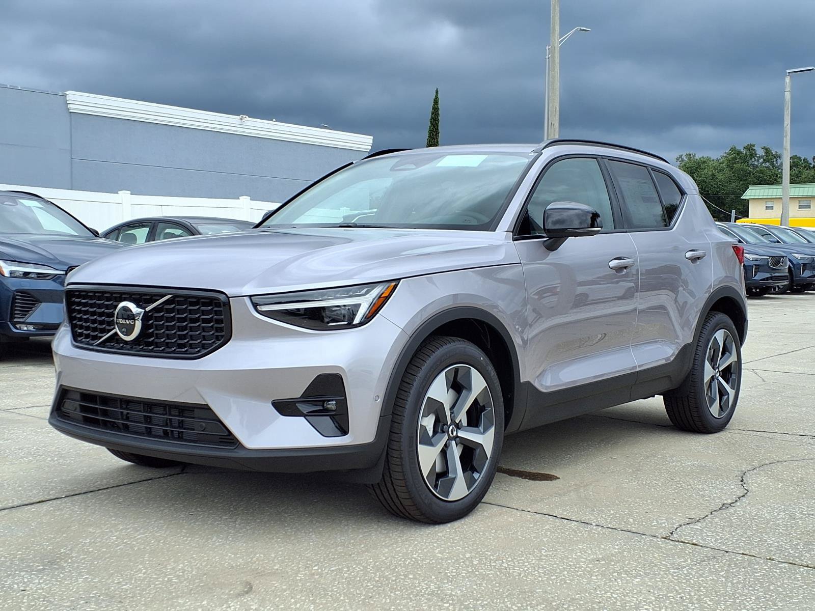 New 2026 Volvo XC40 B5 Plus w/ Protection Package Premier AWD/4WD image 3