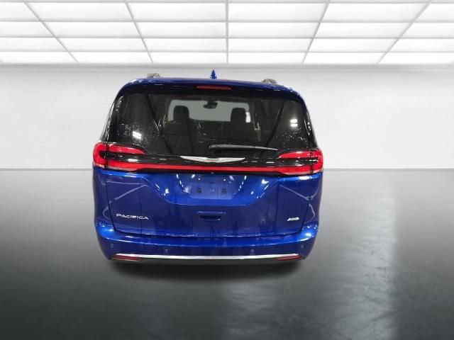 Used 2021 Chrysler Pacifica Touring-L w/ Premium & Safety Sphere Group AWD/4WD image 5