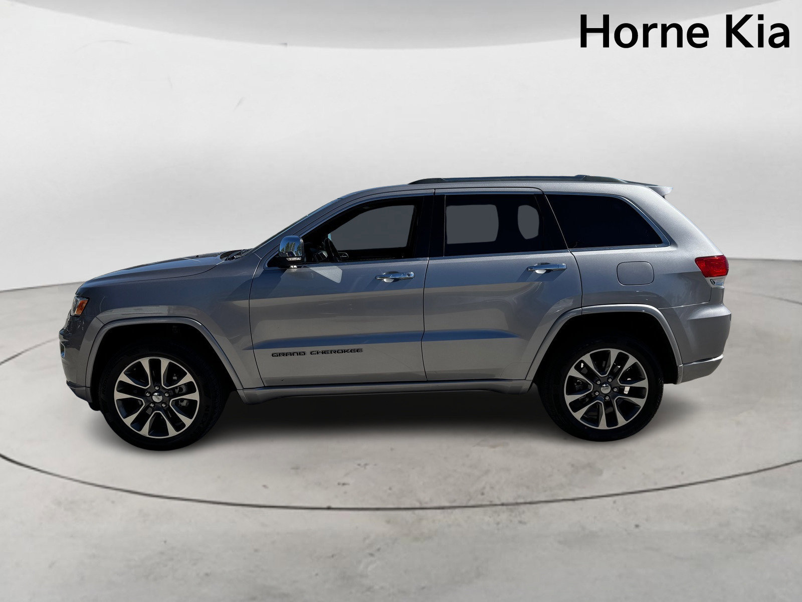 Used 2018 Jeep Grand Cherokee Overland image 6