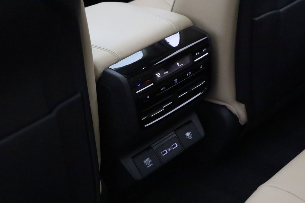 Used 2023 Acura MDX SH-AWD w/ Advance Package image 11