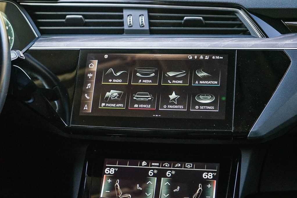 Used 2024 Audi Q8 e-tron Premium AWD/4WD image 14
