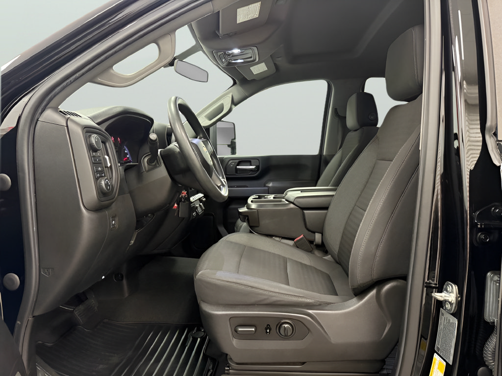 Used 2022 Chevrolet Silverado 2500 Custom w/ Custom Convenience Package AWD/4WD image 11