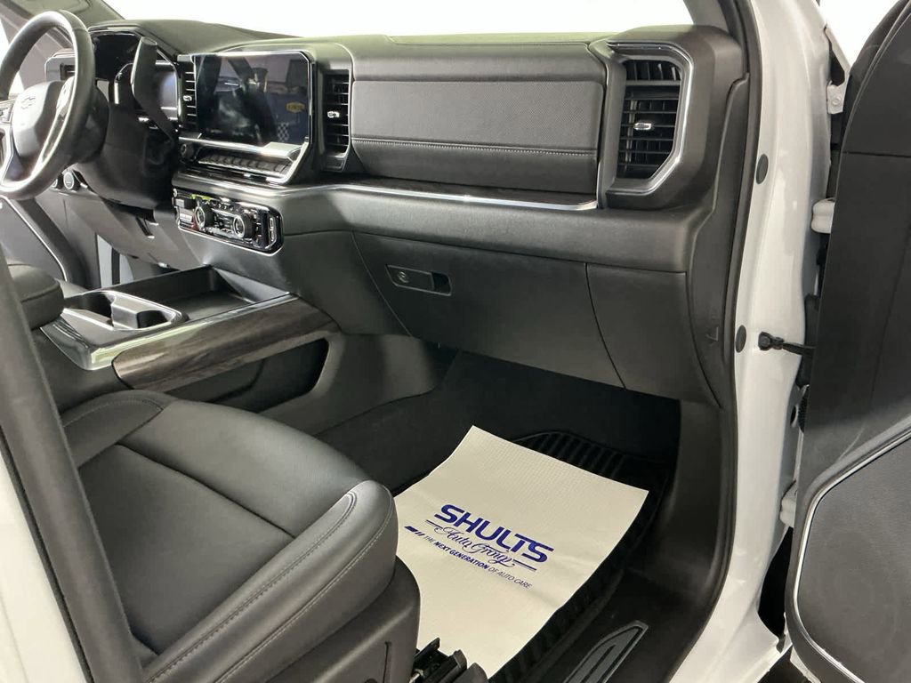 Used 2024 Chevrolet Silverado 2500 LTZ w/ LTZ Convenience Package image 21