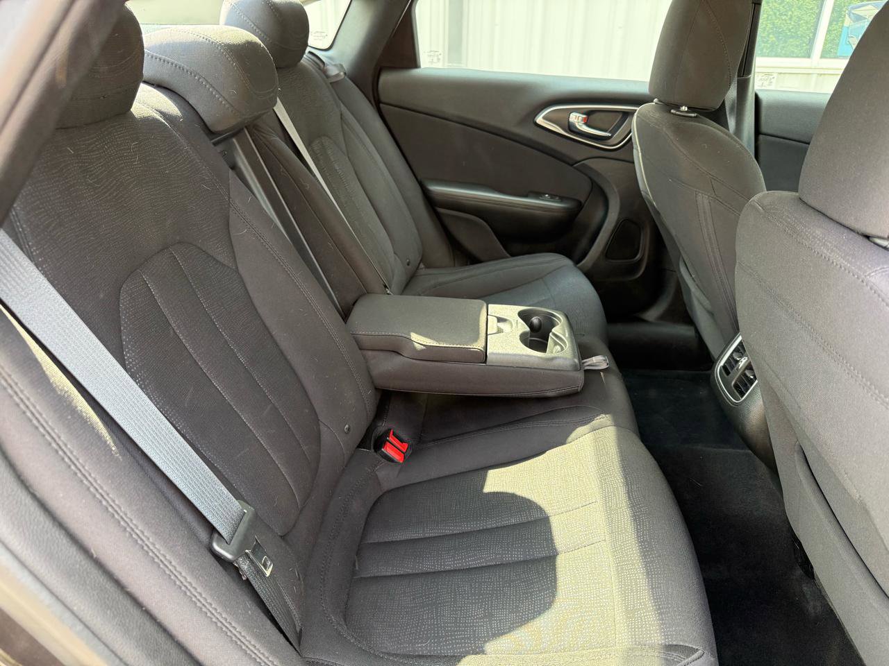 Used 2015 Chrysler 200 Limited w/ Convenience Group image 33