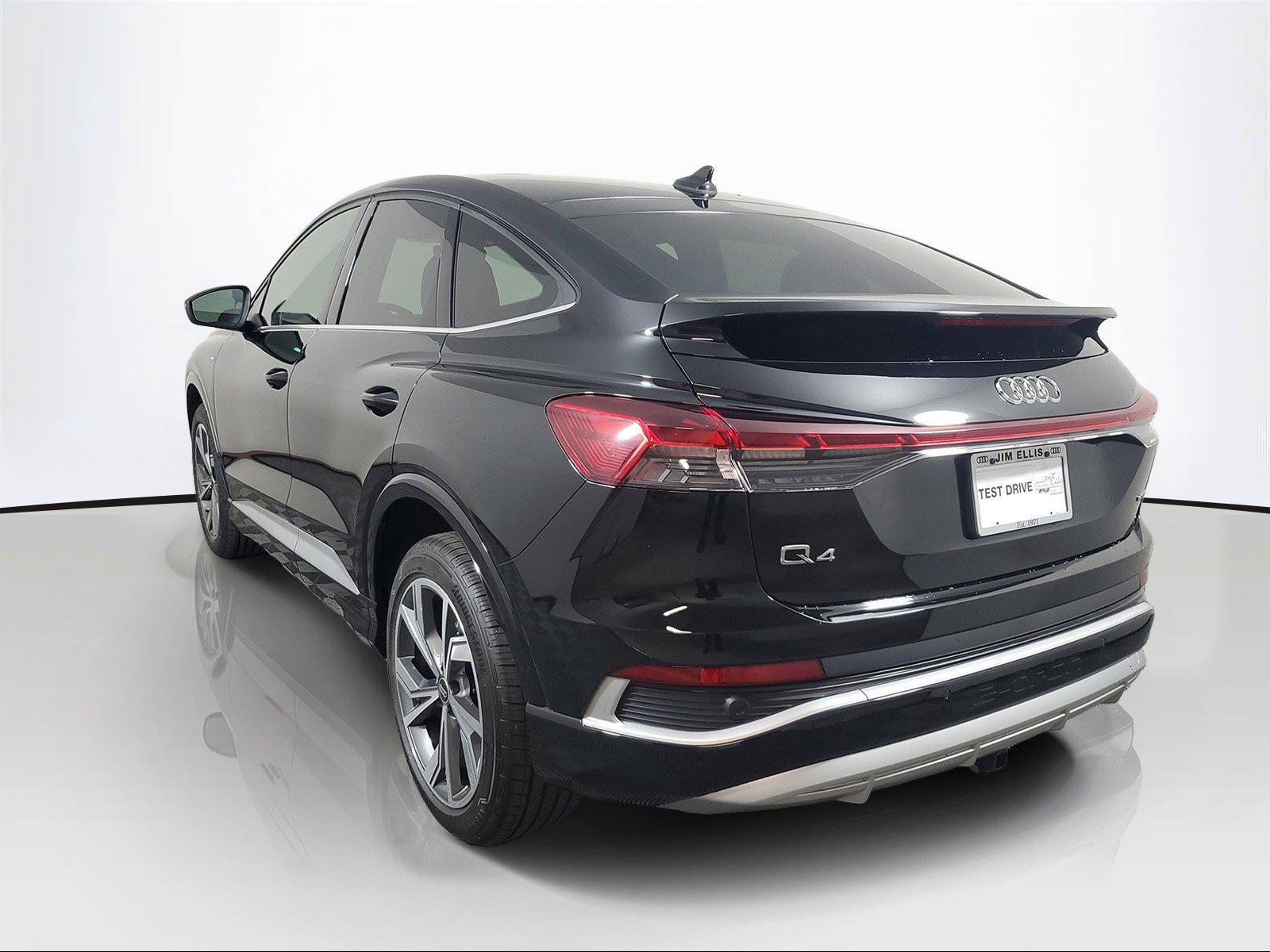 Used 2023 Audi Q4 e-tron Premium w/ Convenience Package AWD/4WD image 4