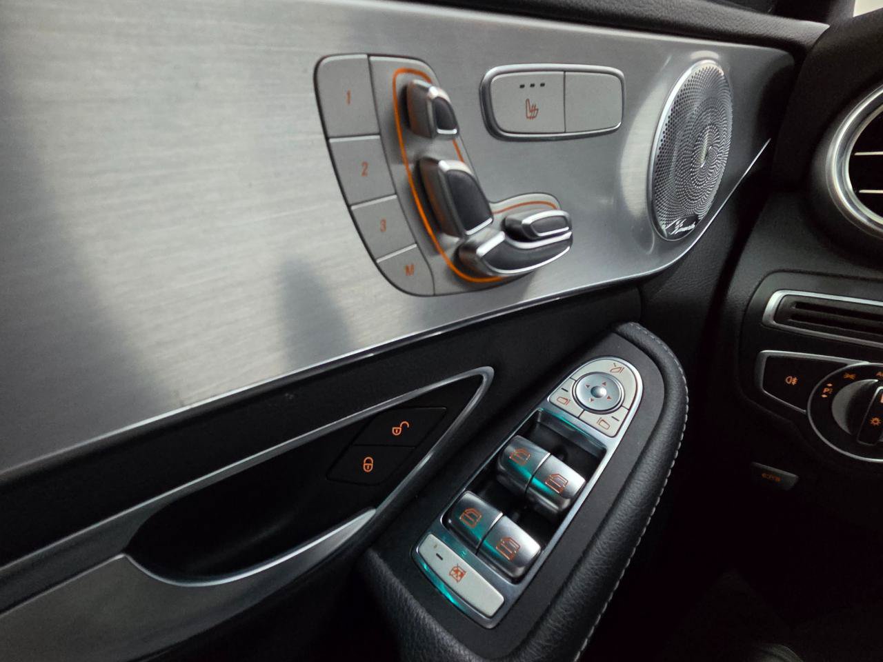 Used 2020 Mercedes-Benz C 300 4MATIC Sedan image 34