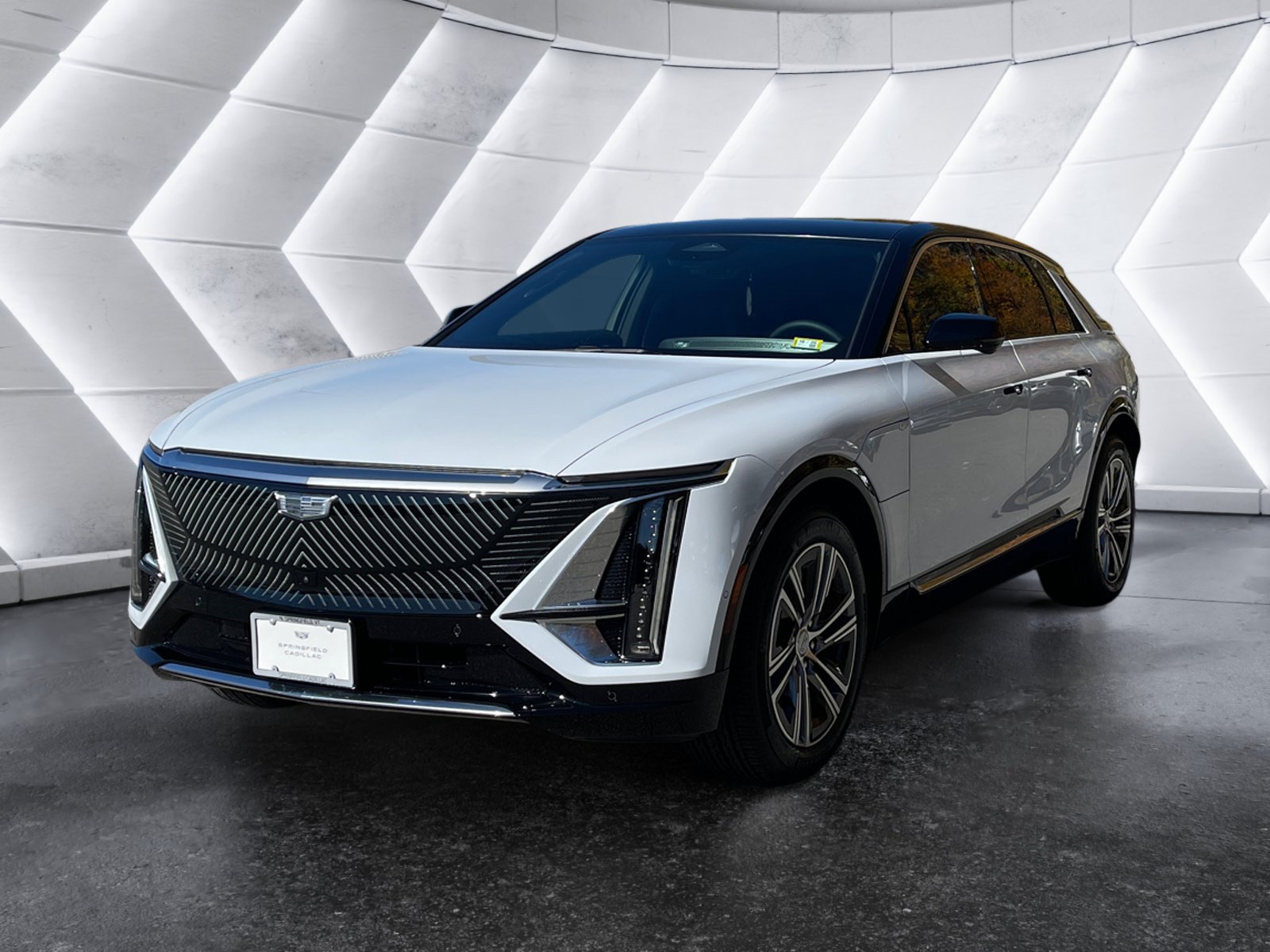 New 2026 Cadillac Lyriq Luxury AWD/4WD image 2
