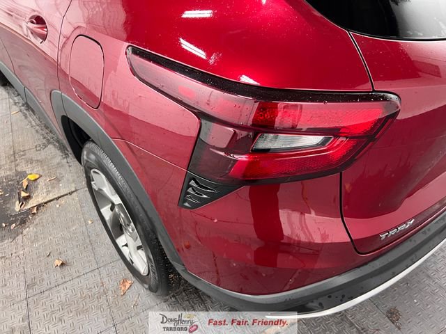 Used 2025 Chevrolet Trax LT image 13