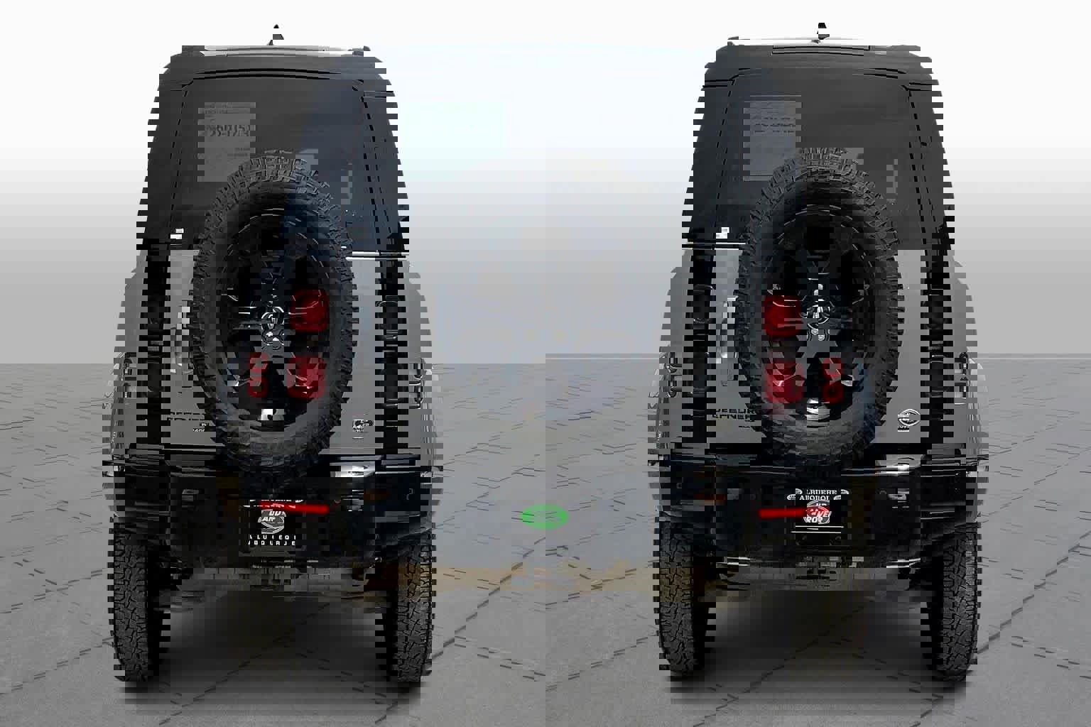 Used 2023 Land Rover Defender 110 X-Dynamic SE image 5