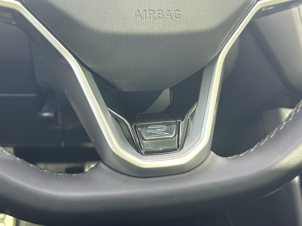 Used 2024 Volkswagen Tiguan SEL R-Line image 27