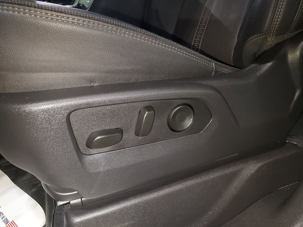 Used 2025 Chevrolet Silverado 1500 High Country w/ Technology Package image 18